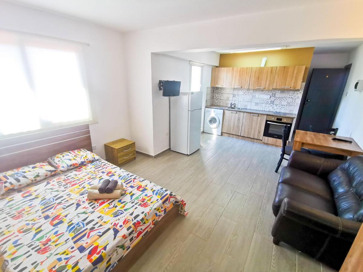 Hidden Gem City Studio Larnaca Bagian luar foto