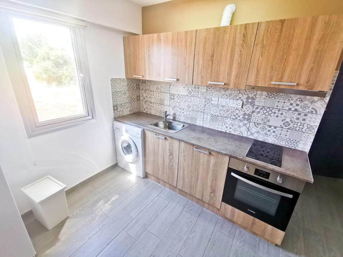 Hidden Gem City Studio Larnaca Bagian luar foto